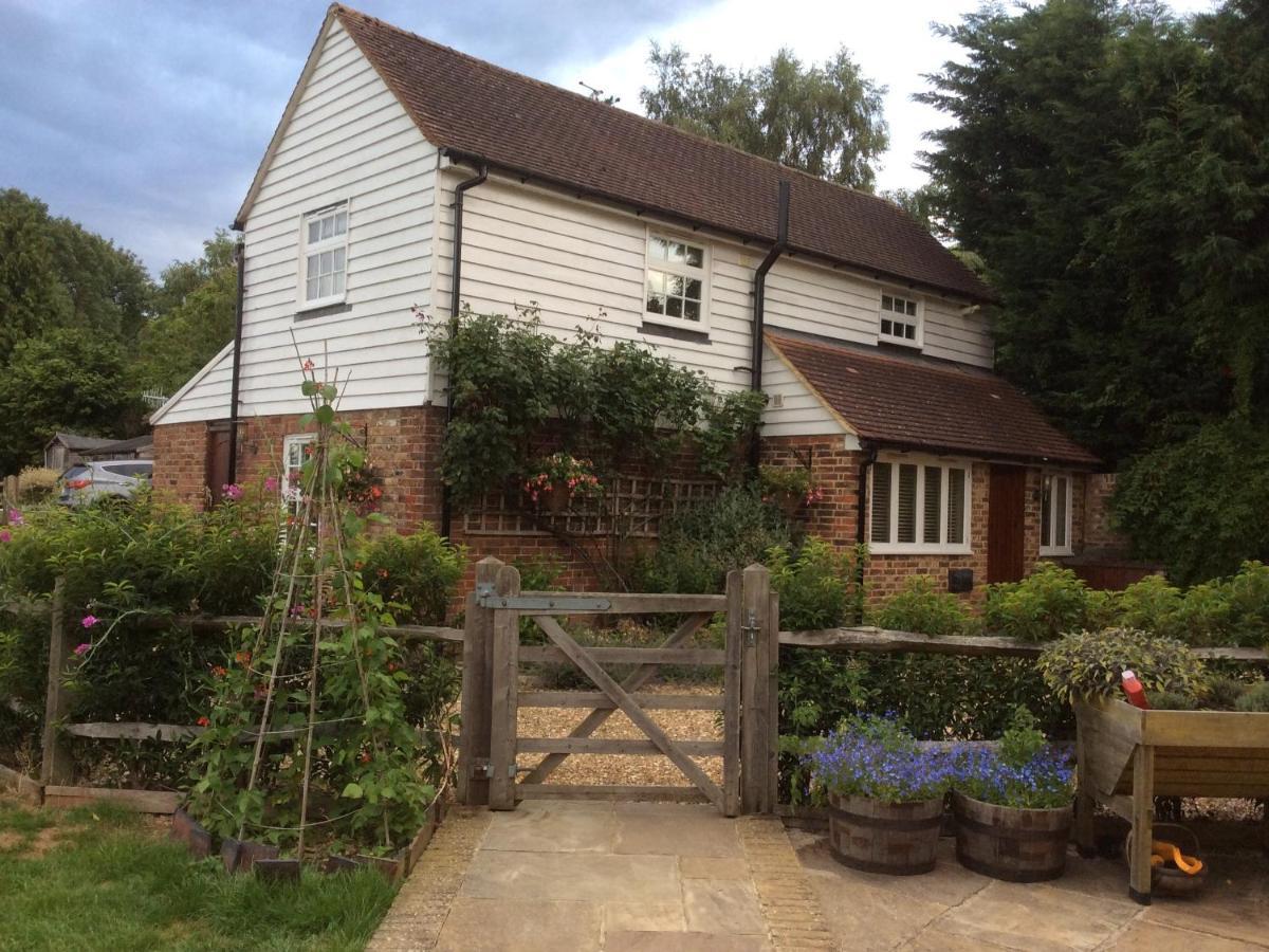 The Barn At Woodview Bed and Breakfast Hildenborough Buitenkant foto
